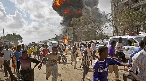 Два взрыва в Сомали: 18 погибших, 20 человек ранены 