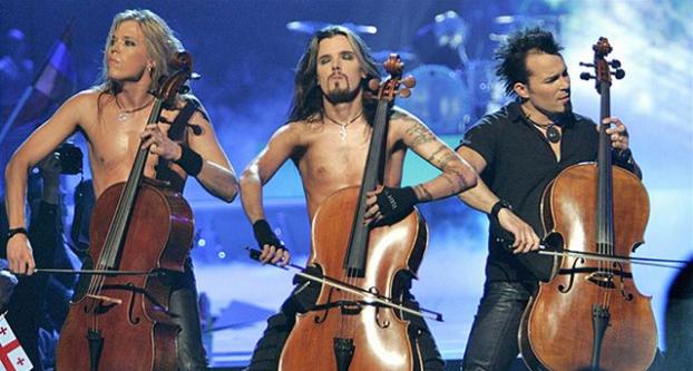 Известные рок-виолончелисты Apocalyptica сыграли гимн Украины