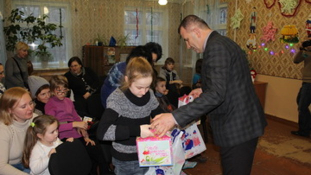 В Дружковке дети с особыми потребностями принимали подарки от Святого Николая