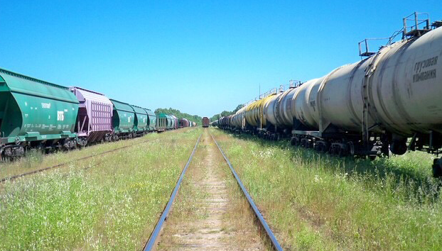 Укрзализныця открывает железнодорожные сообщения в зону АТО