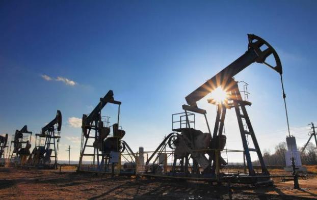 Ответ на западные санкции: в России прогнозируют рекордные цены на нефть и газ