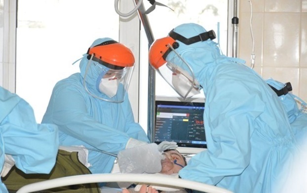 В Украине более 100 больных коронавирусом подключены к аппаратм ИВЛ