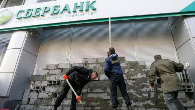 Российские банки в Украине ведут переговоры о продаже