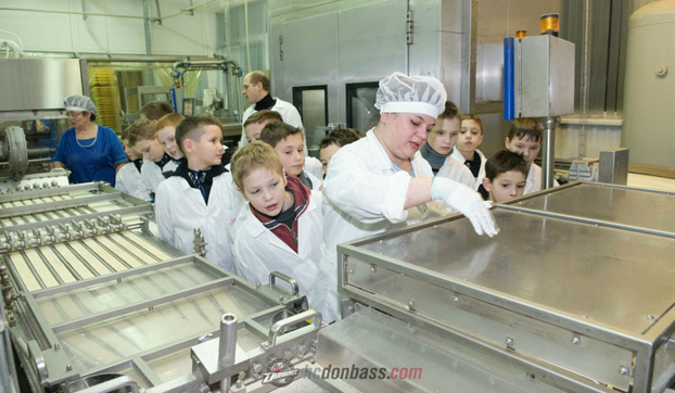 Участники Приднепровской хоккейной лиги посетили фабрику «Конти»