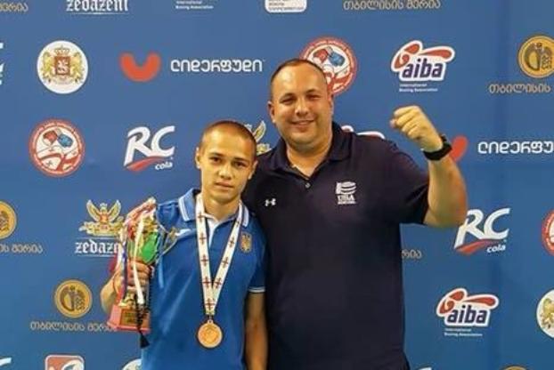 На соревнованиях по боксу в Тбилиси мариуполец Ростислав Белостоцкий завоевал бронзовую медаль