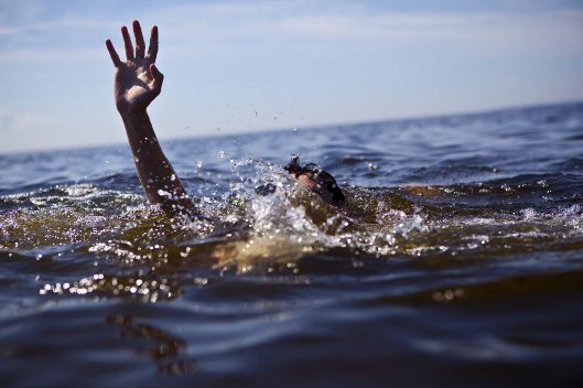 Спасатели не дали утонуть жителю Курахово