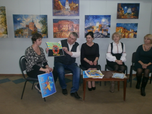 В художественном музее Краматорска открылась выставка картин киевской художницы