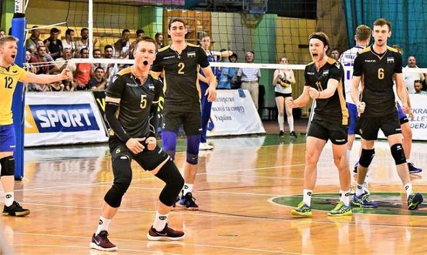 Национальная сборная по волейболу одержала первую победу в Золотой лиге