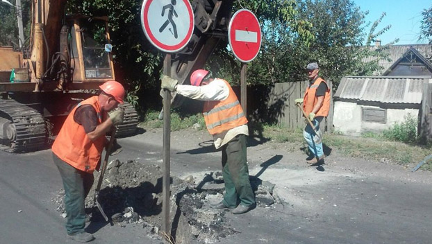 Водители сообщают об отсутствии знаков о ремонте моста в Доброполье