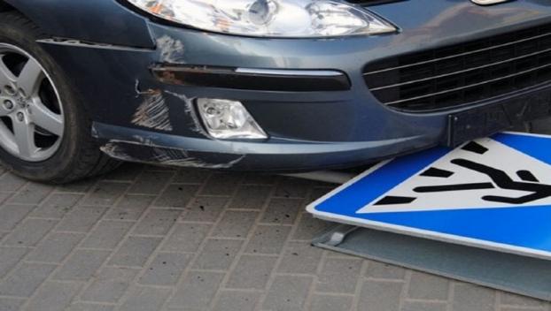 Под колеса автомобиля попали двое детей в Покровске