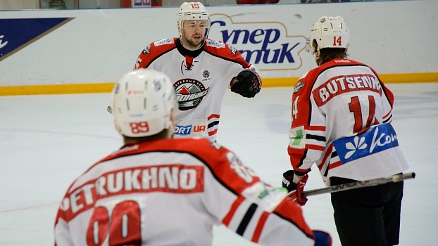 Хоккей: ХК «Донбасс» разгромил оппонентов без удалений