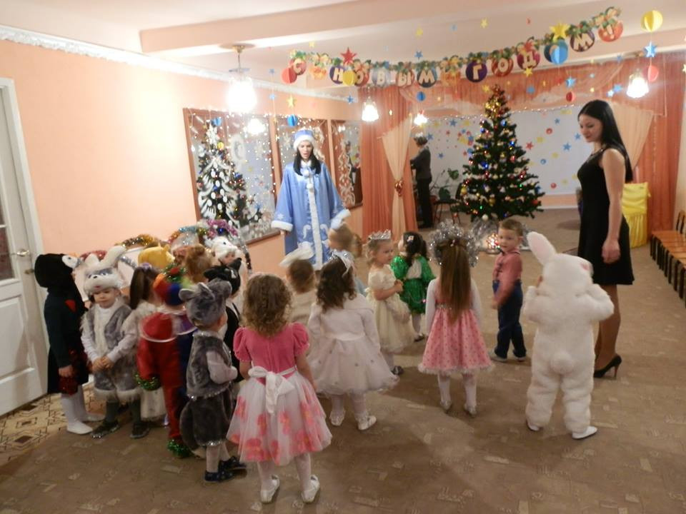 В детских садах Мирнограда проводят праздничные музыкальные представления