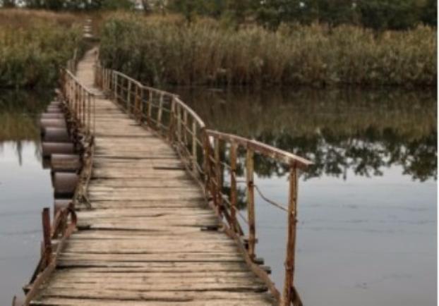 В Славянске понтонный мост опасен для жизней людей