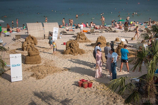 В Одессе прошел фестиваль песчаных скульптур