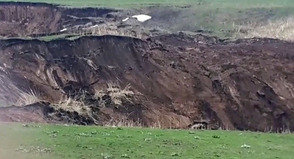 Ужасный оползень в Кыргыстане заживо похоронил местных жителей