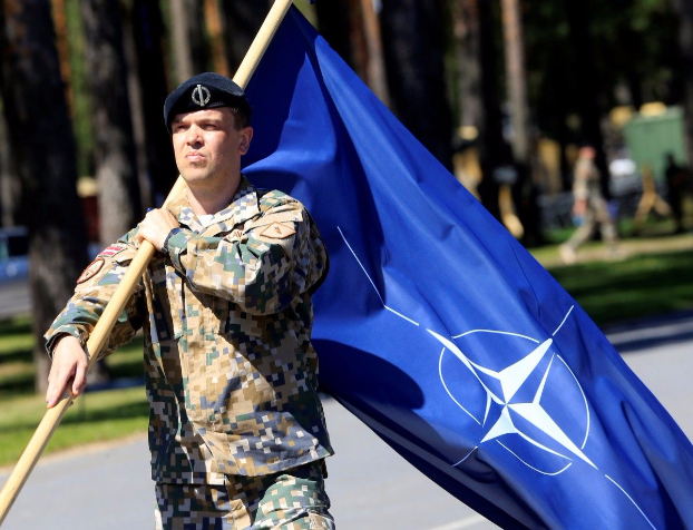 Bloomberg: Войска НАТО не смогут сражаться, если застрянут на таможне