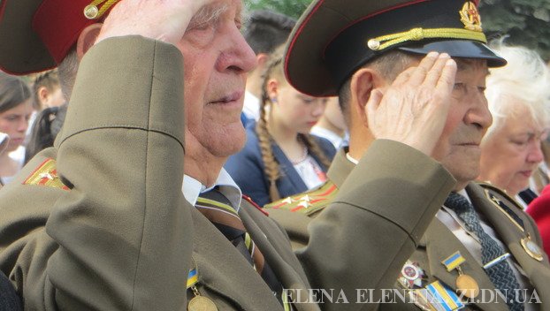 В Покровске прошел митинг, посвященный 73-й годовщине Победы