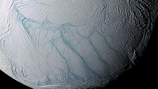 На луне Сатурна найдена вода 