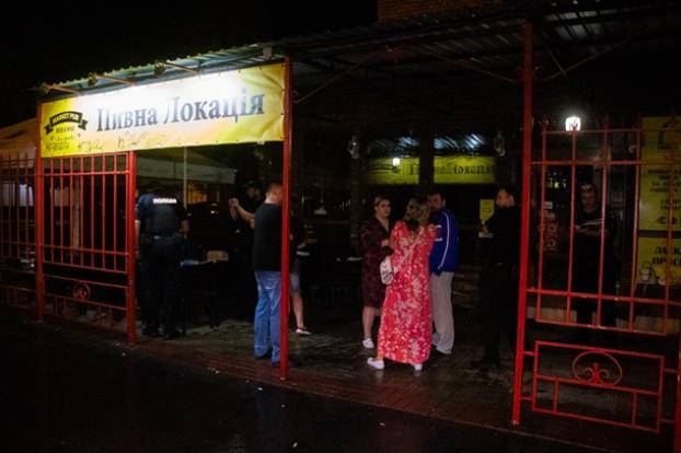 В Киеве мужчина обстрелял посетителей кафе