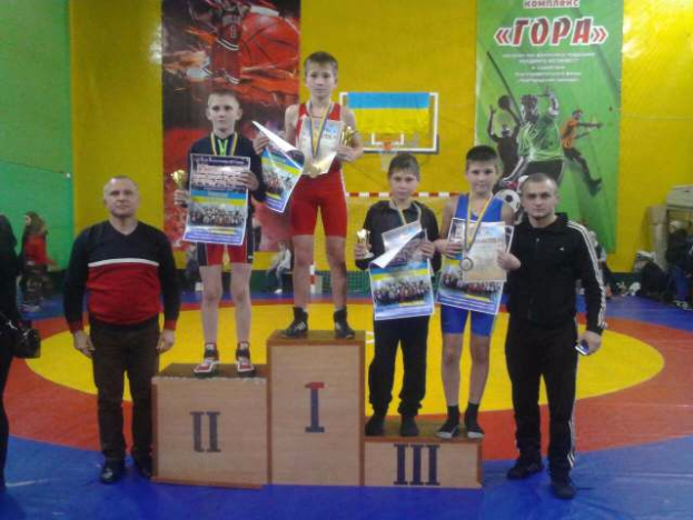 Юные борцы из Покровска стали призерами турнира по вольной борьбе