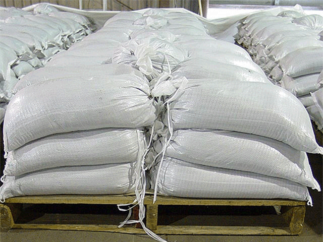 Для посыпки дорог Краматорск приобретен 400 тонн соли