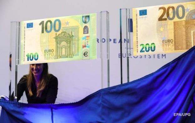 В ЕС вводят в обращение новые купюры в 100 и 200 евро