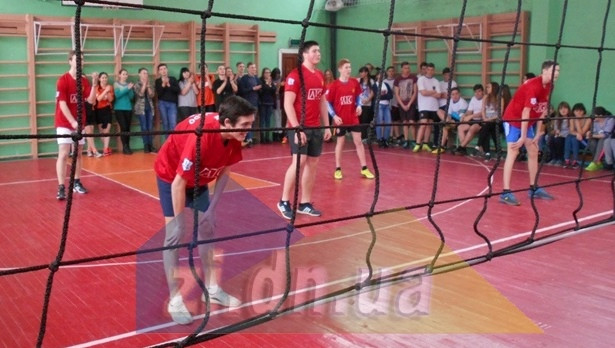 Добропольские школьники готовы побороться за награды волейбольной и футзальной лиг