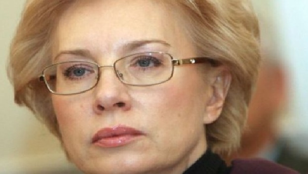 Денисова будет разбираться с причинами отравления детей 