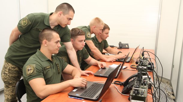 Украинские военные отправились на киберучения НАТО