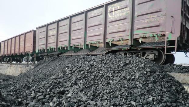 Возобновлены грузовые ж/д перевозки угля через линию разграничения на Донбассе