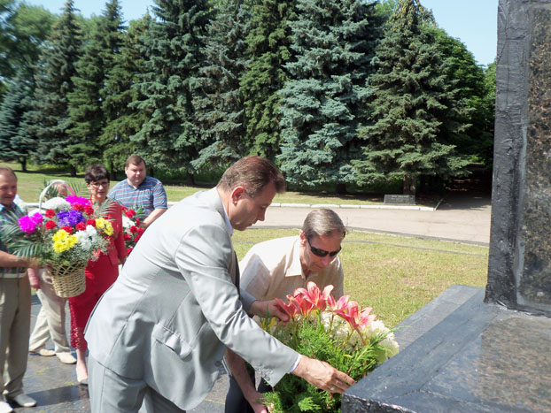 В Дружковке отдали дань уважения жертвам войны