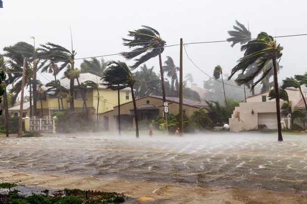 Ураган «Дориан» ослаб на пути к материковой части США