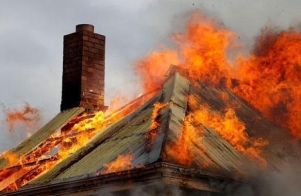 В результате пожара на Харьковщине погибли двое детей и их мать