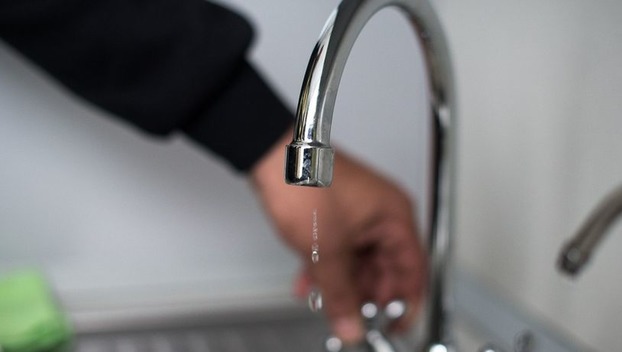 В Доброполье из-за аварии на водоводе сократят подачу воды