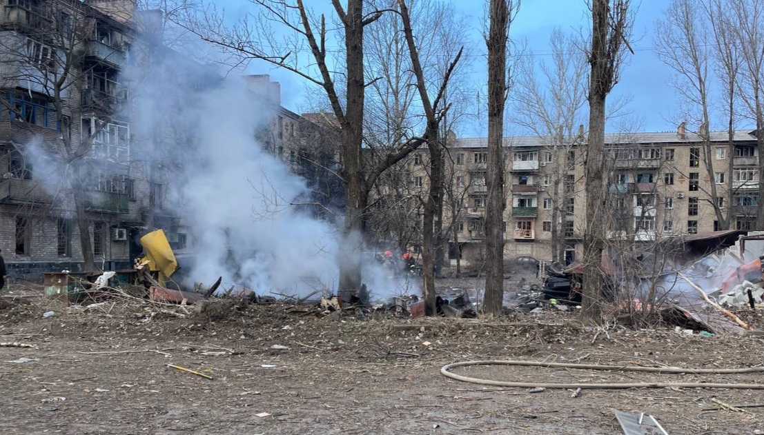 Обстрел Константиновки: Тяжелораненых жителей доставили на лечение в Днепр