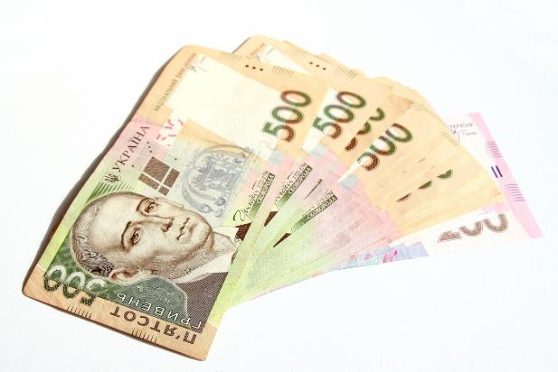 Курс гривні Нацбанк понизив  до 21,22 за долар