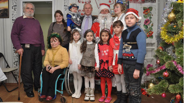 На новогодние праздники волонтеры Артемовска поделились своим теплом души