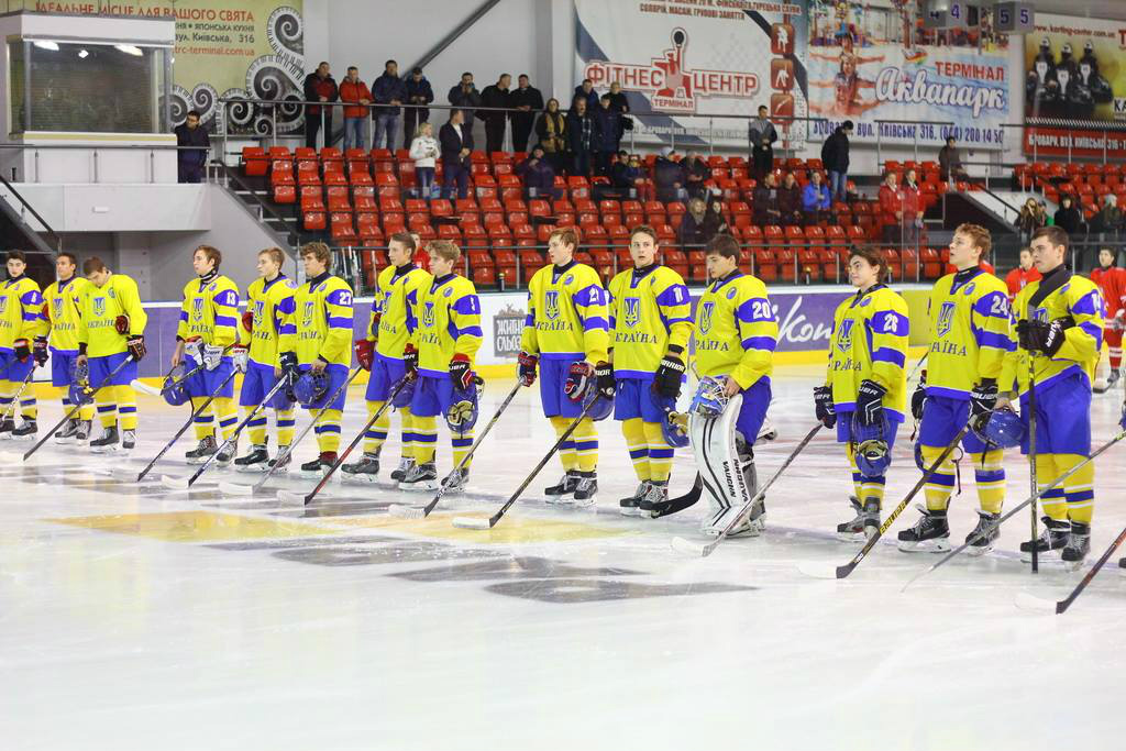 Юниорская сборная Украины по хоккею проиграла австрийцам,  но сохраняет шансы на медали