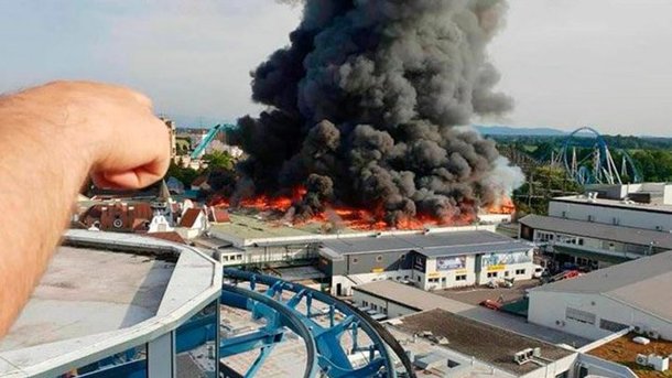В крупнейшем парке развлечений Германии вспыхнул пожар