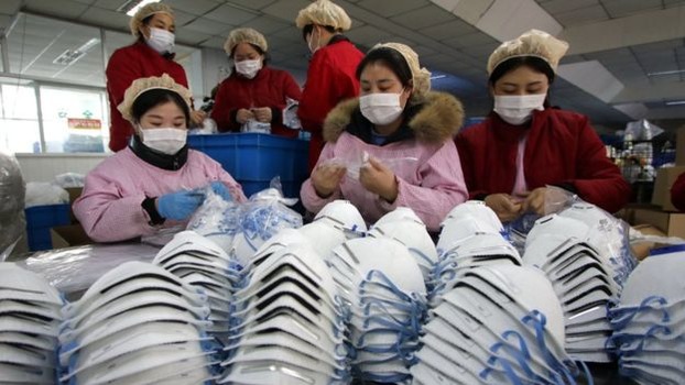 В Китае из-за распространения коронавируса закрыто 13 городов