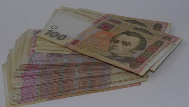 В Курахово старушка добровольно отдала мошенникам 10 000 гривень