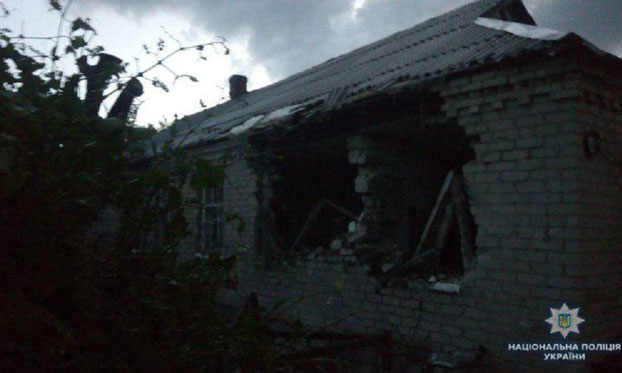 В Торецке обстреляли дом семьи с ребенком