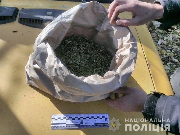 В Волновахском районе полиция изъяла около килограмма наркотиков