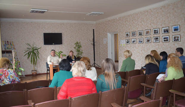 В Покровске прошел круглый стол с участием представителей Центра занятости и городской власти