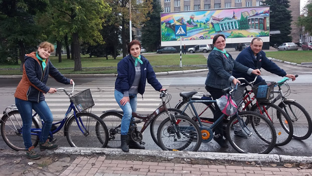 В Доброполье библиотекари сели на велосипеды