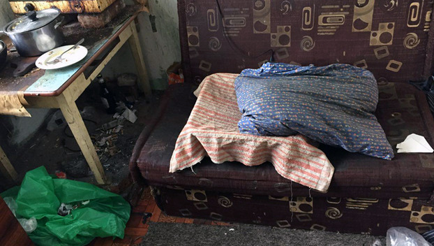 Уютом и не пахнет: В Добропольском районе дети вынуждены жить в полной антисанитарии