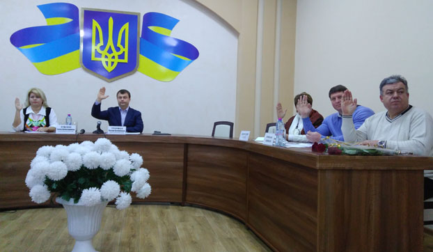 Скандальная сессия Покровского горсовета: Обвинения во лжи, протест и благополучное завершение