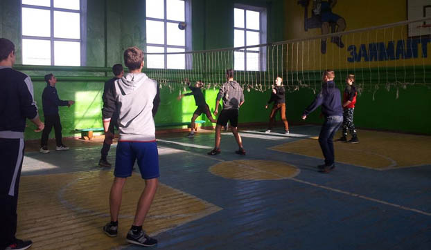 В Мирноградском горном лицее провели первенство по волейболу