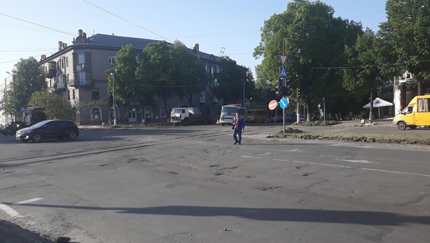 Транспортное движение по площади Соборной в Дружковке затруднено из-за реконструкции