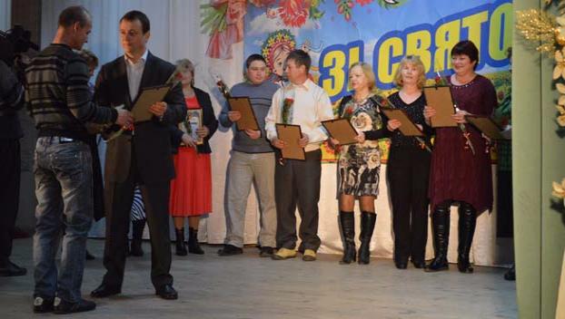 В Красноармейске работников ЖКХ поздравили с профессиональным праздником